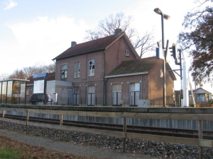 F0316 Achterkant stationsgebouw 2014